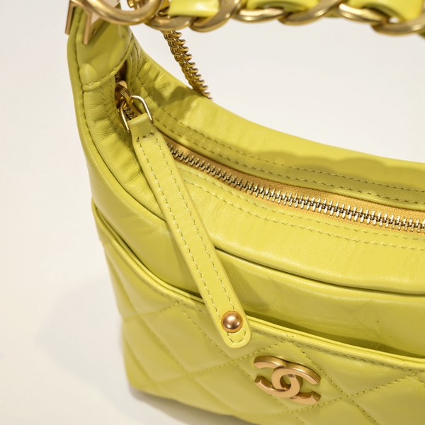 シャネルバッグ角部分ディテール